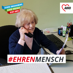 #Ehrenmensch Gabi Papp am Telefon - Foto: AWO Offenbach